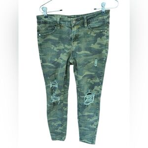 Judy Blue Camo Print Distressed Skinny Fit Size 5/27